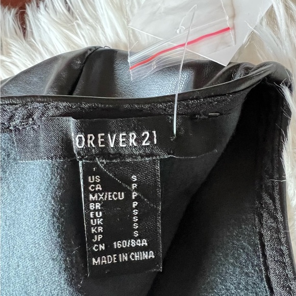 🔥🔥🔥Forever 21 Faux Leather Cutout Mini Dress SOLD OUT ONLINE - Picture 6 of 9